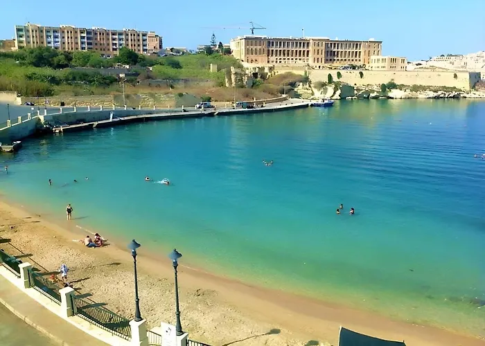 1500 Little Pink House In Kalkara Creek